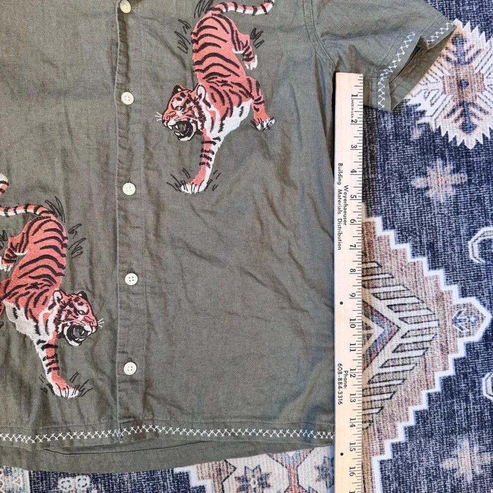 Abercrombie Kids Linen Blend Embroidered Tigers and Hem Olive Green Boys 11/12 - Picture 9 of 9